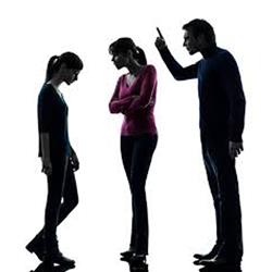 yelling parents- چگونه با والدین پرخاشگر خود رفتار کنید؟