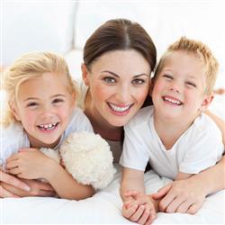 mother and children- چرا مادرها باید از خود بخوبی مراقبت کنند؟ هفت دلیل