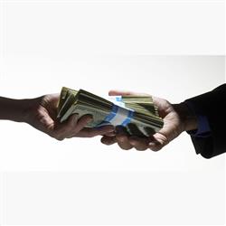 money giving- شوهرم پول مرا  می‌گیرد!